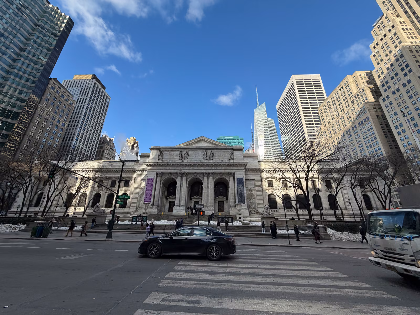 A vehicle, sky, New York City