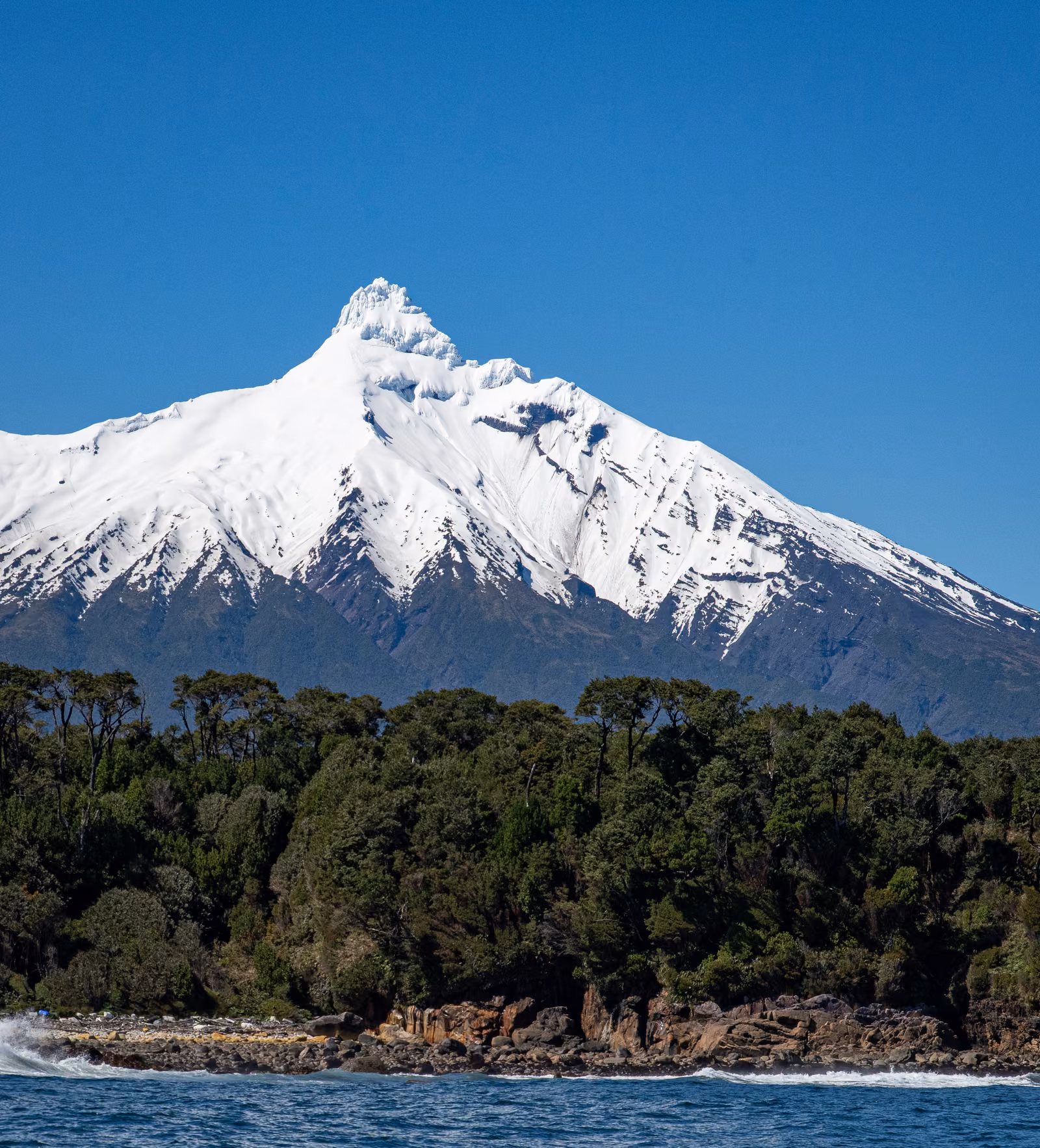 Sky, mountains, Volcán Corcovado, Chile