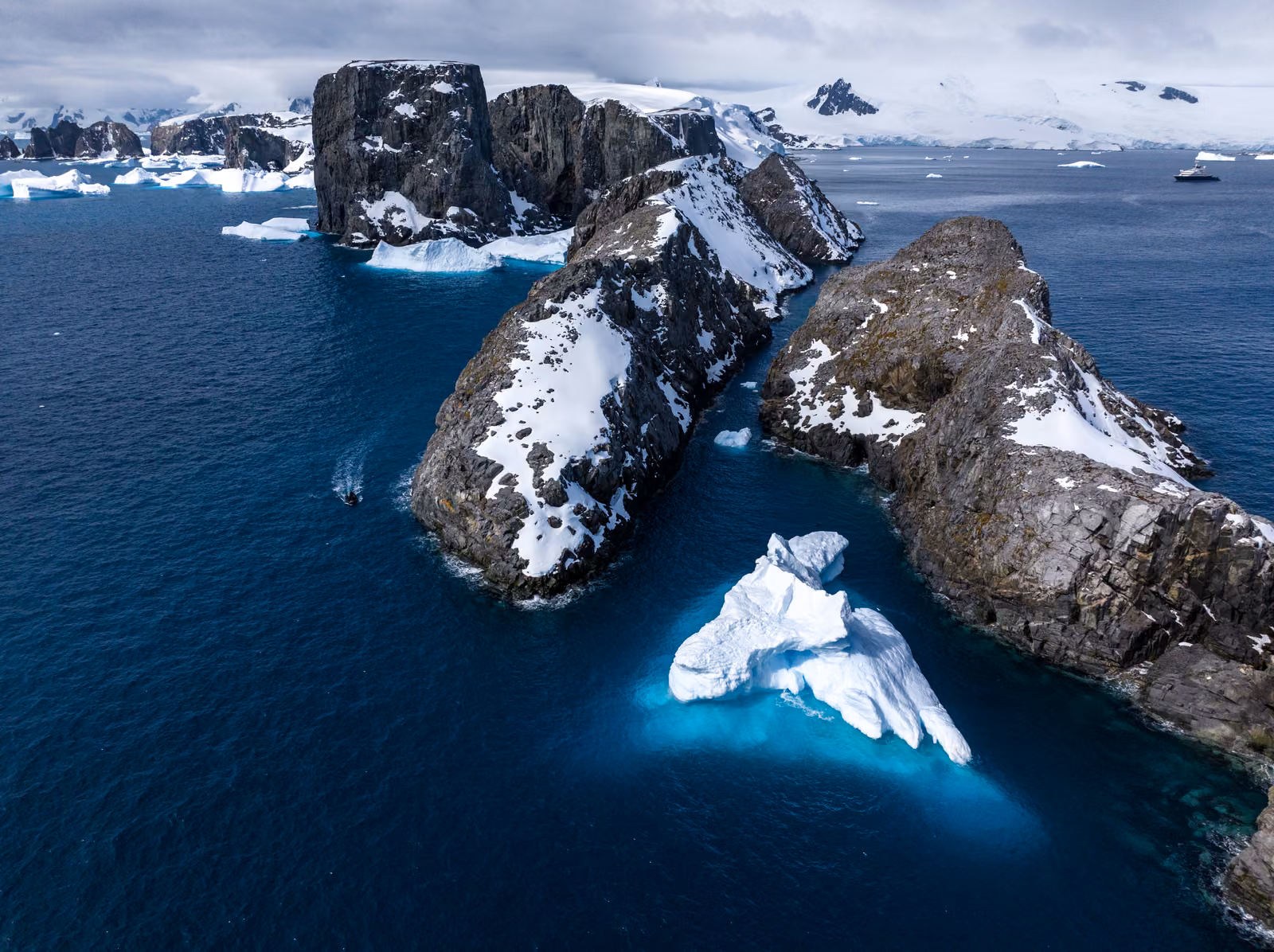 Sky, ice, Antarctic Peninsula